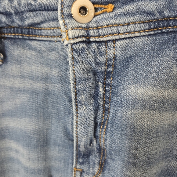 ⭐️Pilcro Distressed Boyfriend Jeans Size 30 - Picture 6 of 8